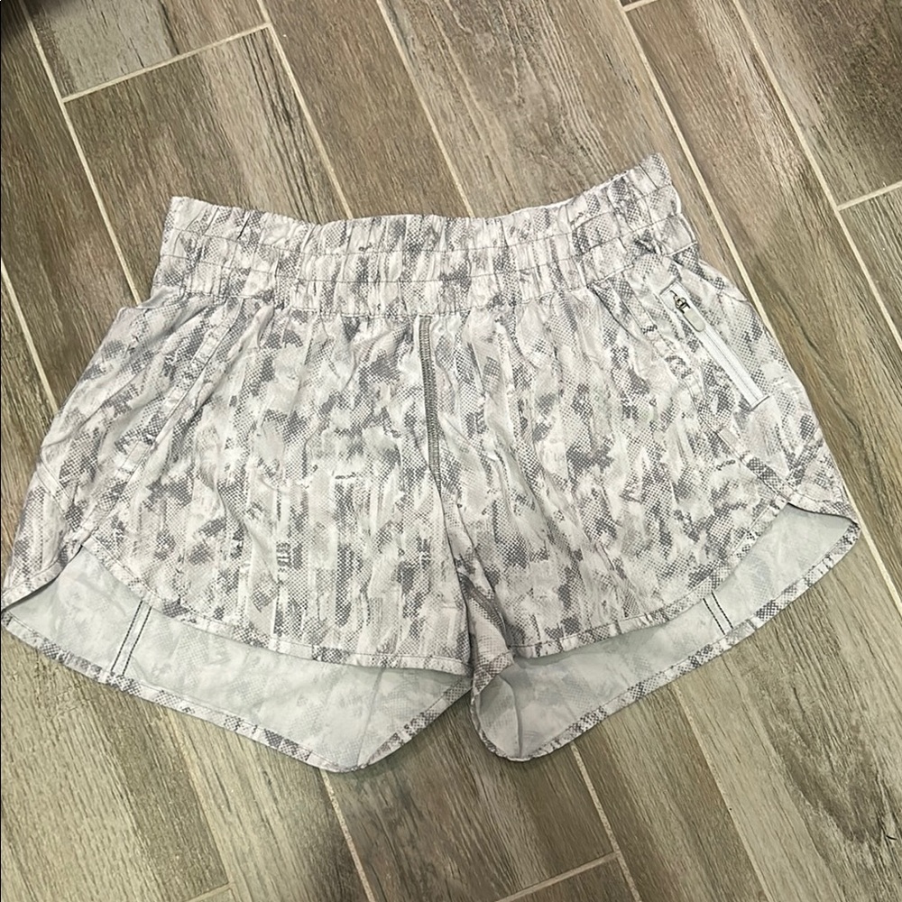 Lululemon track that shorts